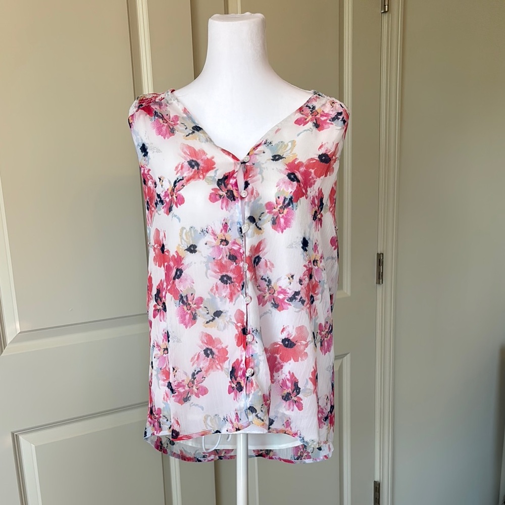 White and Pink Sleeveless V-Neck Blouse